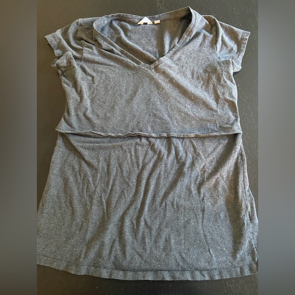 3 nursing shirts - Picture 2 of 7